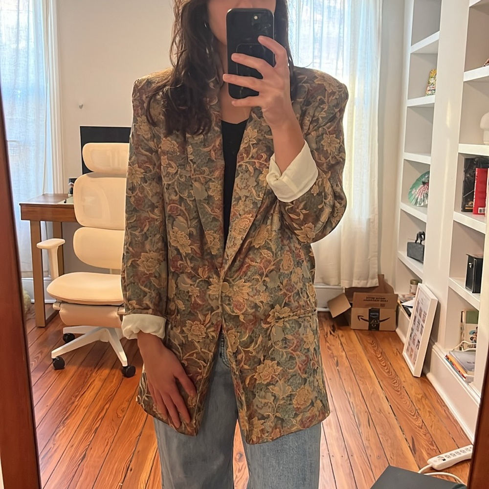 Vintage oversized gold floral blazer
